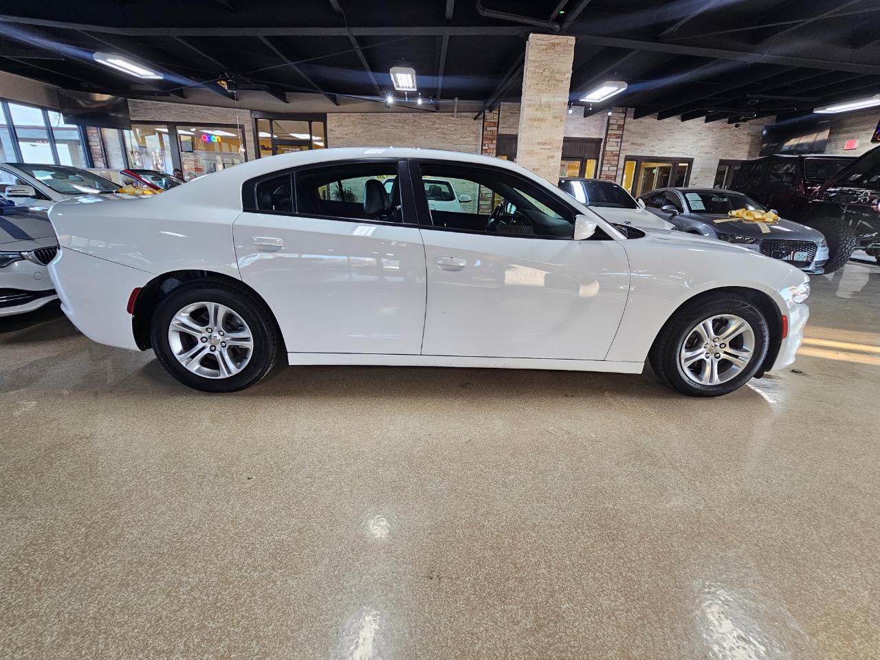 Dodge Charger SXT RWD 2021