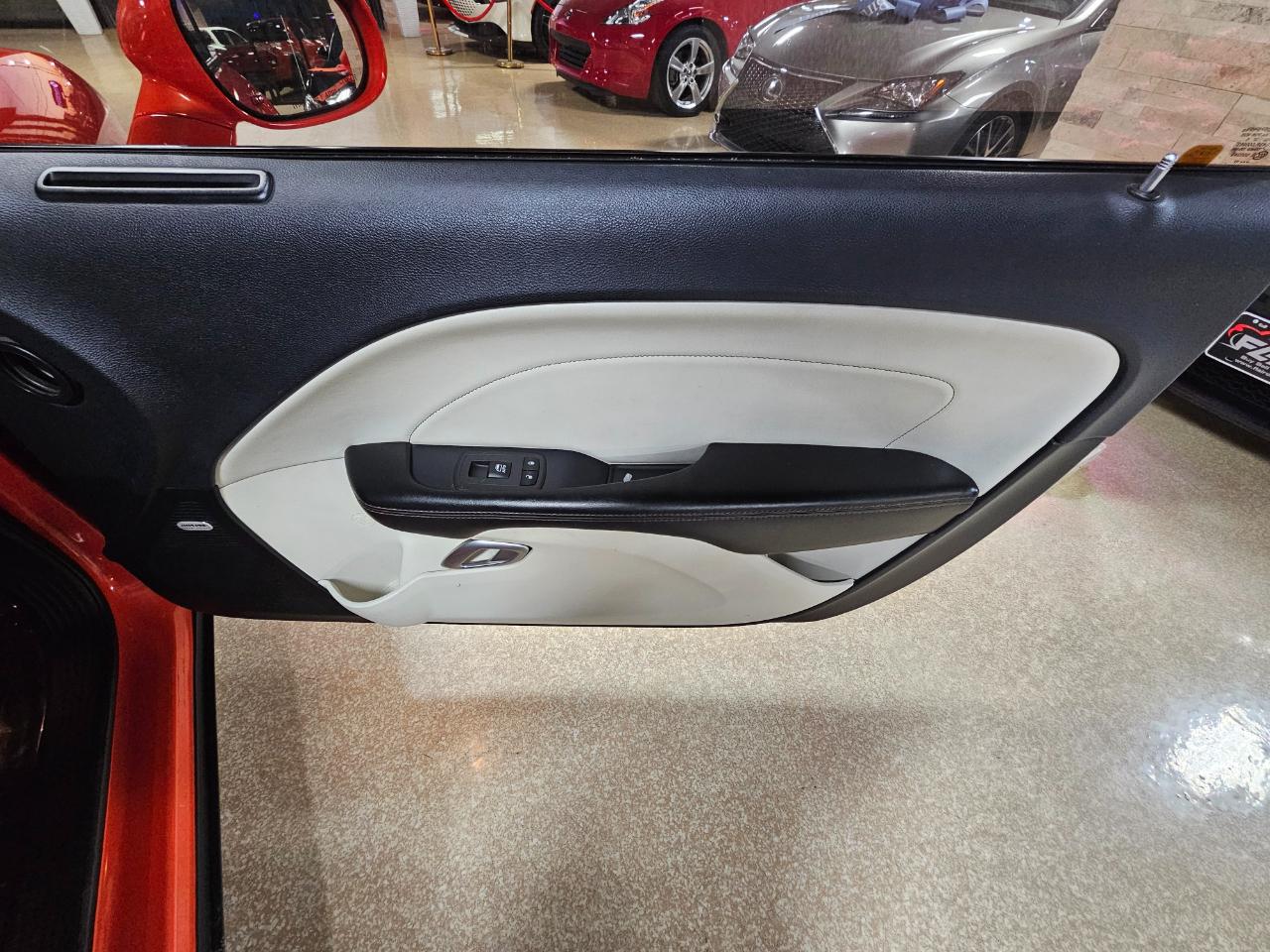 Dodge Challenger SXT Plus Coupe 2017