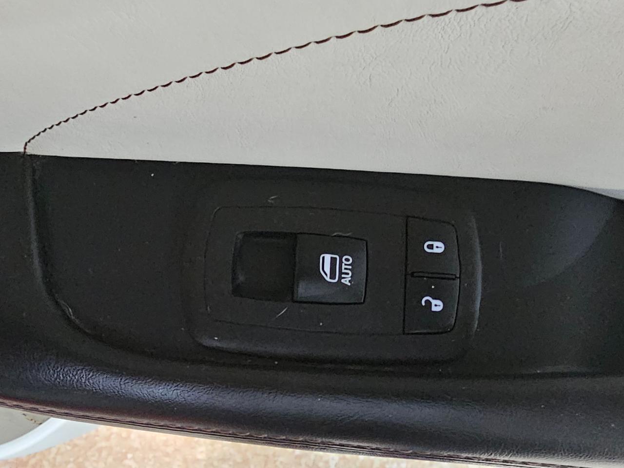 Dodge Challenger SXT Plus Coupe 2017