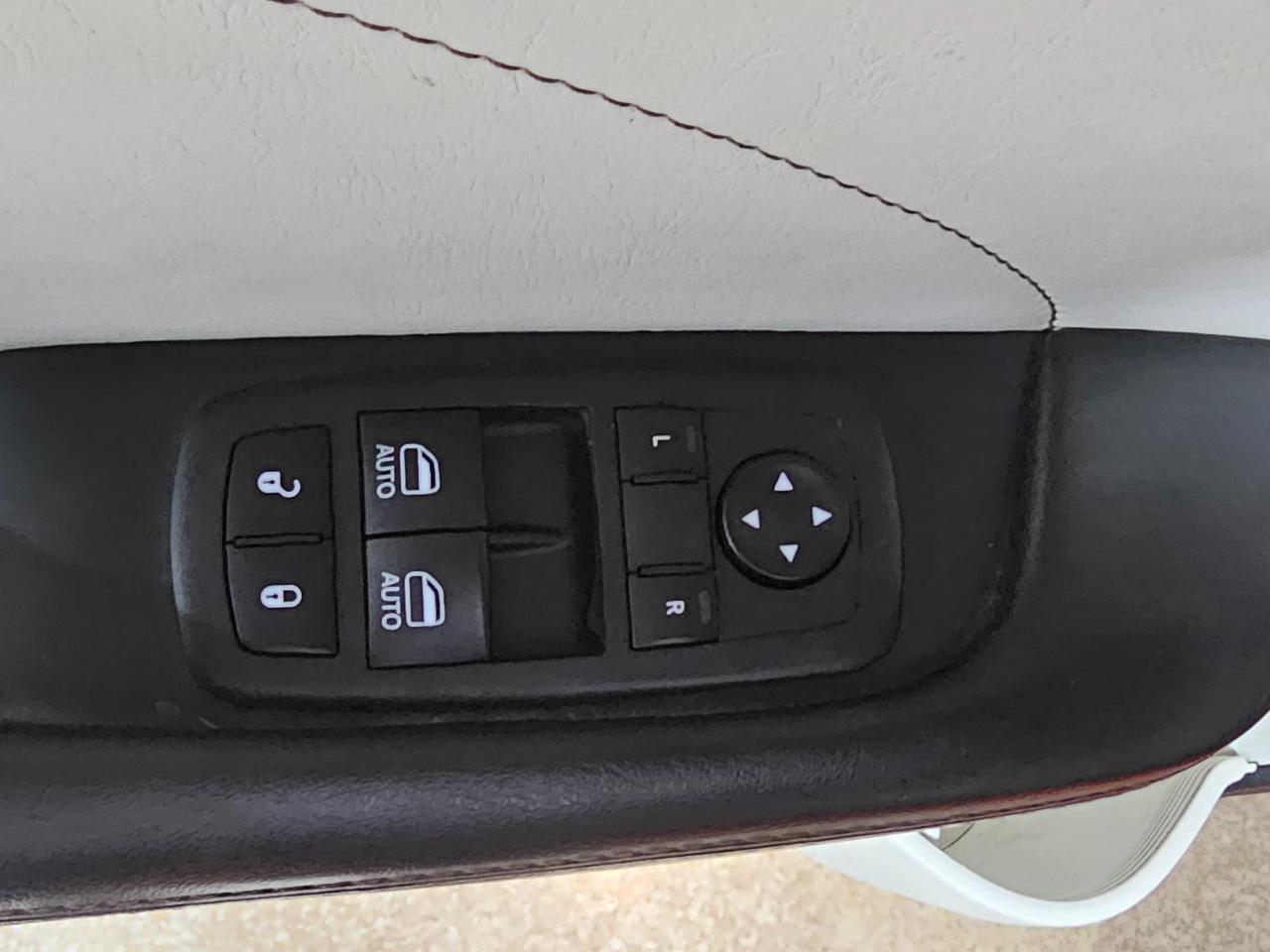 Dodge Challenger SXT Plus Coupe 2017