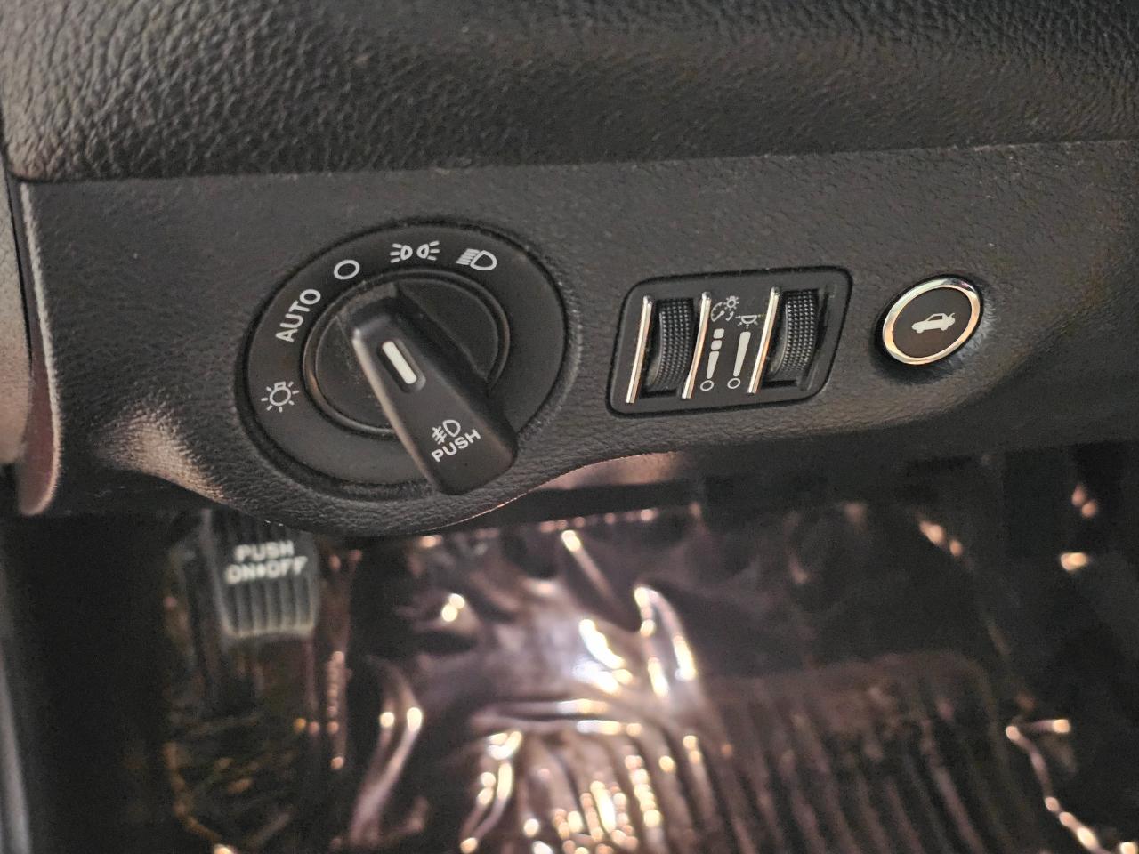 Dodge Challenger SXT Plus Coupe 2017