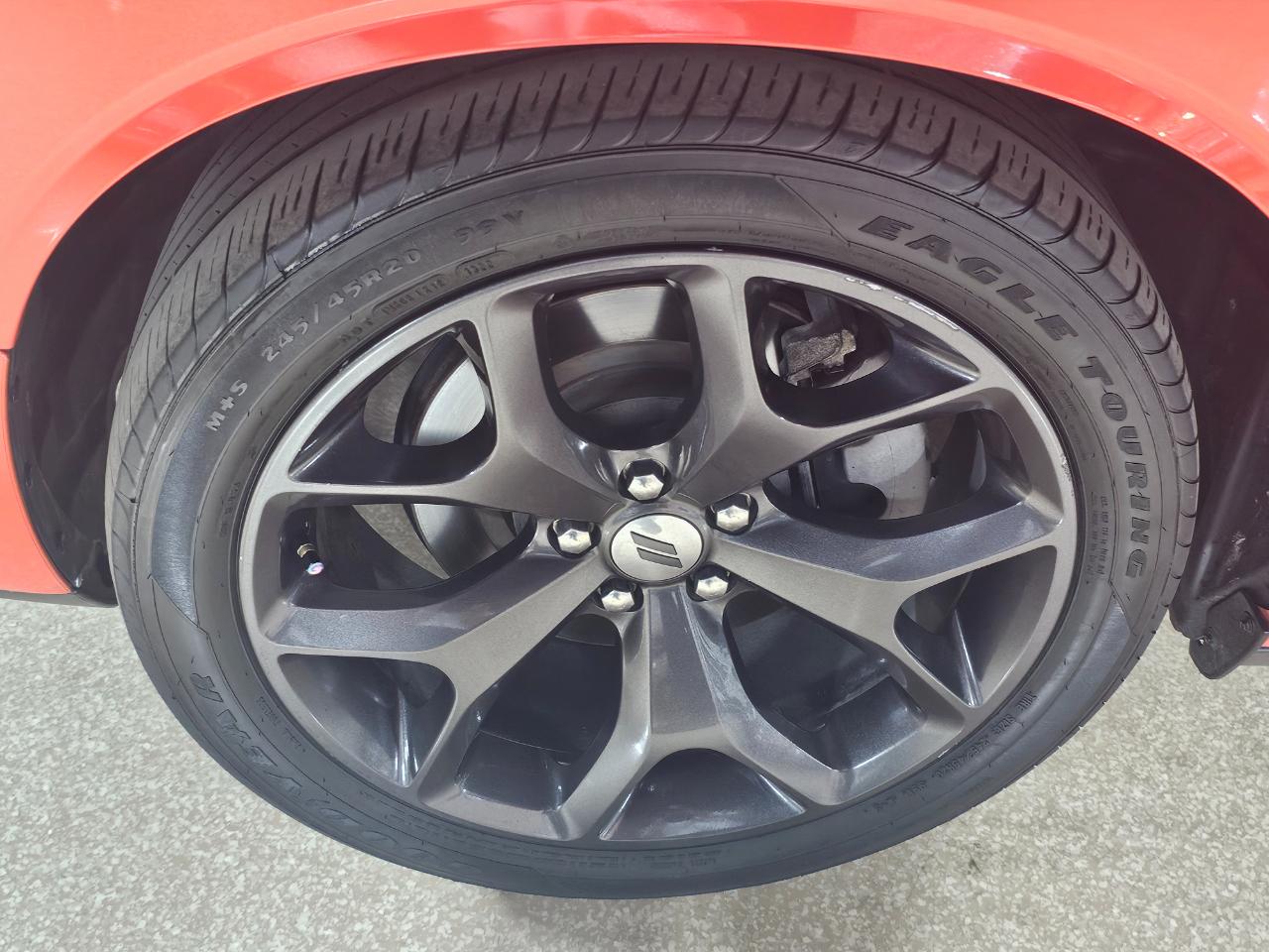 Dodge Challenger SXT Plus Coupe 2017