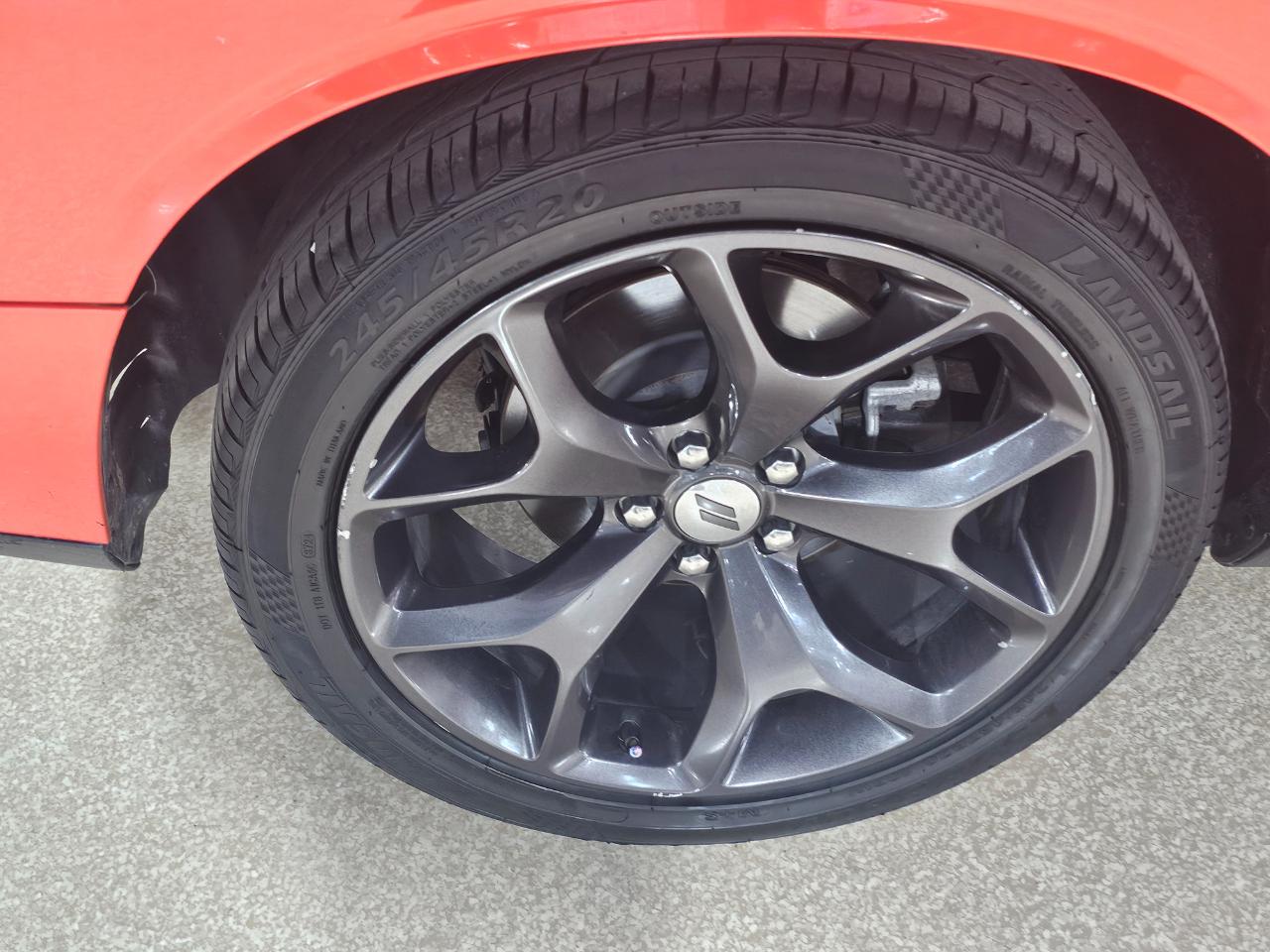 Dodge Challenger SXT Plus Coupe 2017