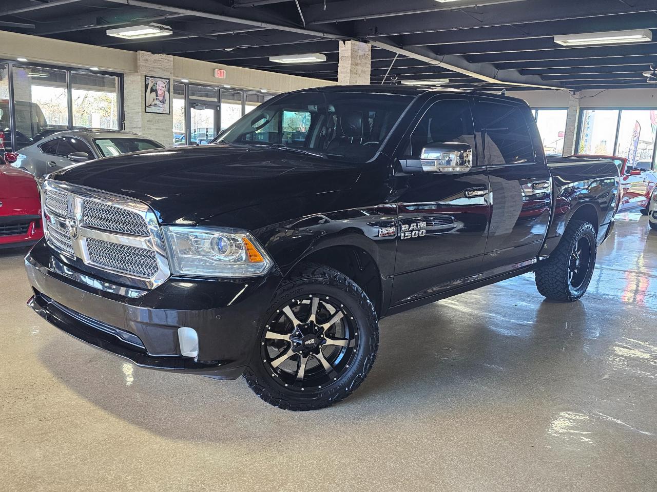 RAM 1500 4WD Crew Cab 140.5" Laramie Limited 2015