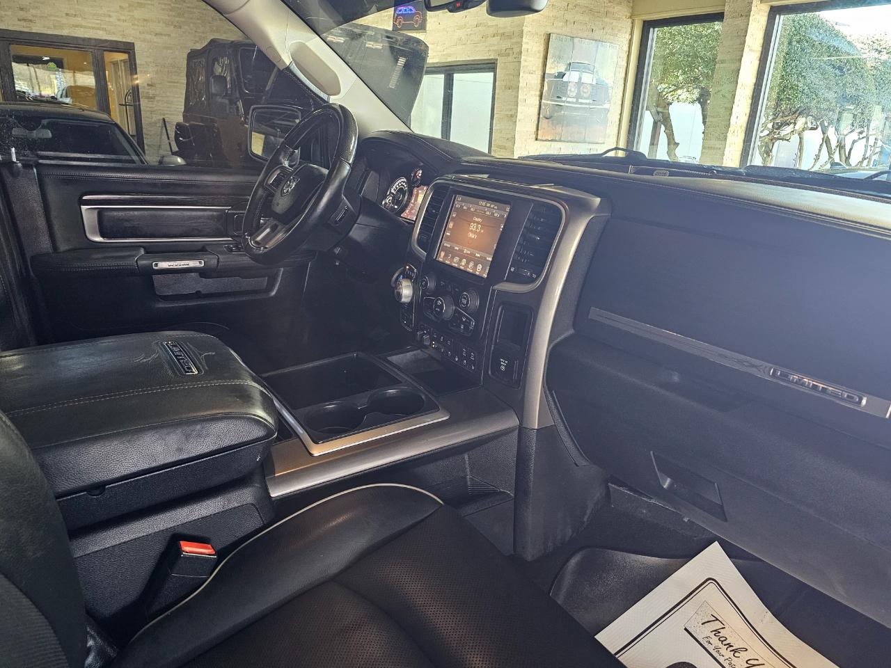 RAM 1500 4WD Crew Cab 140.5" Laramie Limited 2015