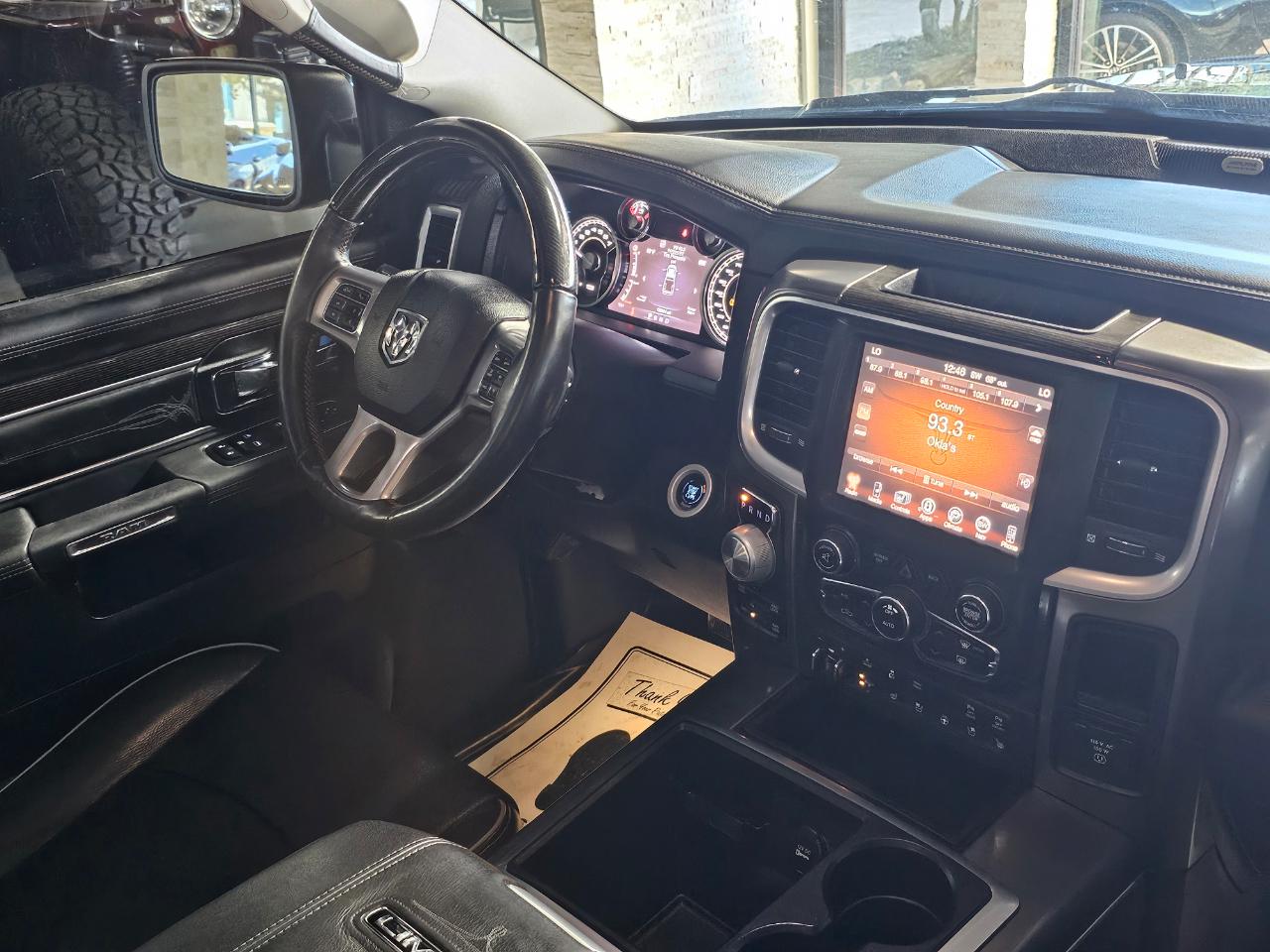 RAM 1500 4WD Crew Cab 140.5" Laramie Limited 2015