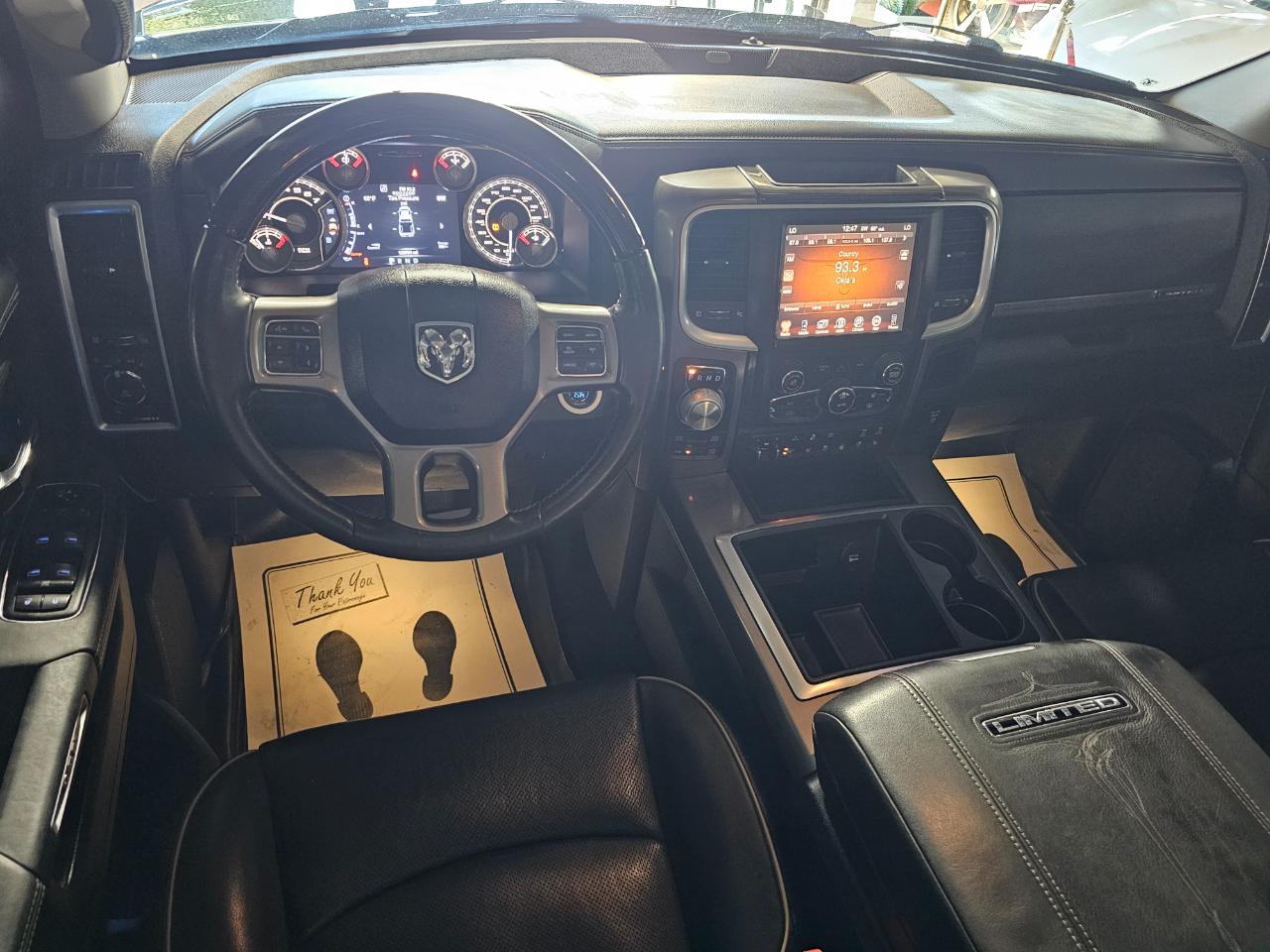 RAM 1500 4WD Crew Cab 140.5" Laramie Limited 2015