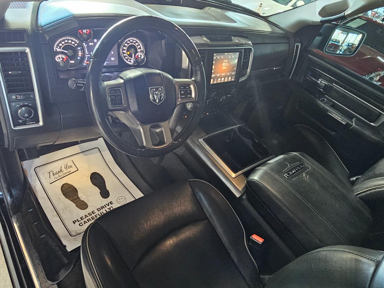 RAM 1500 4WD Crew Cab 140.5" Laramie Limited 2015