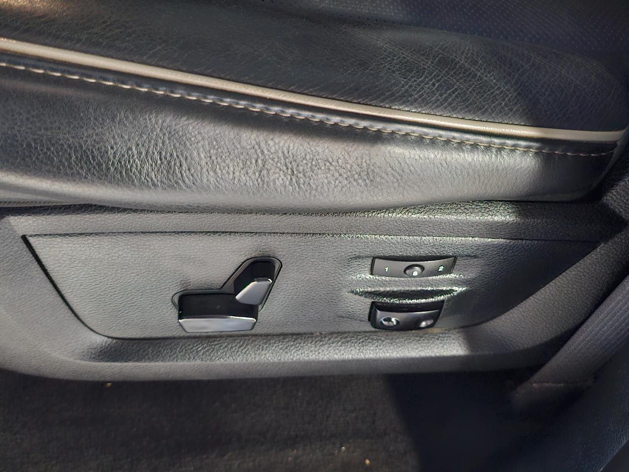 RAM 1500 4WD Crew Cab 140.5" Laramie Limited 2015