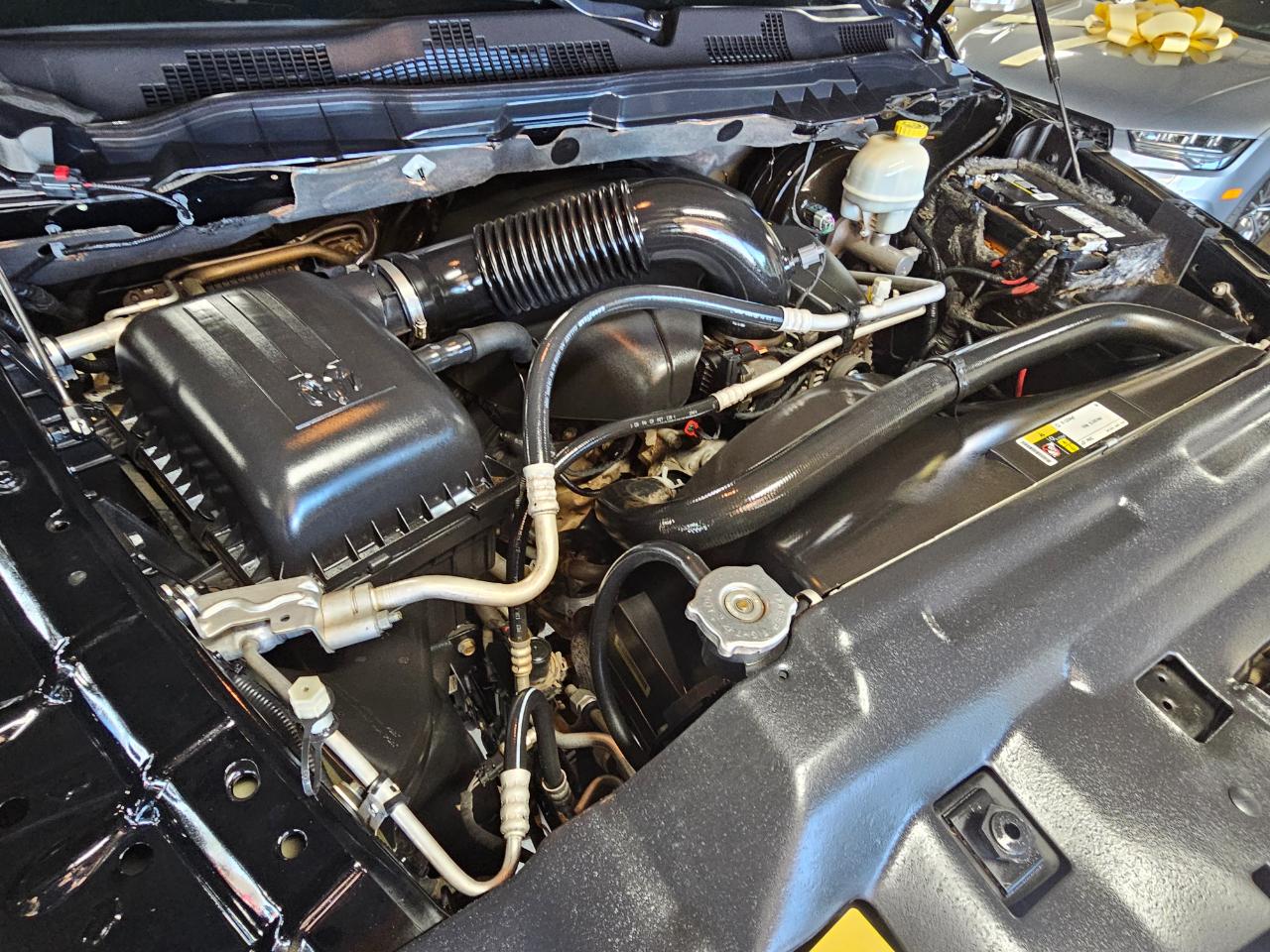 RAM 1500 4WD Crew Cab 140.5" Laramie Limited 2015