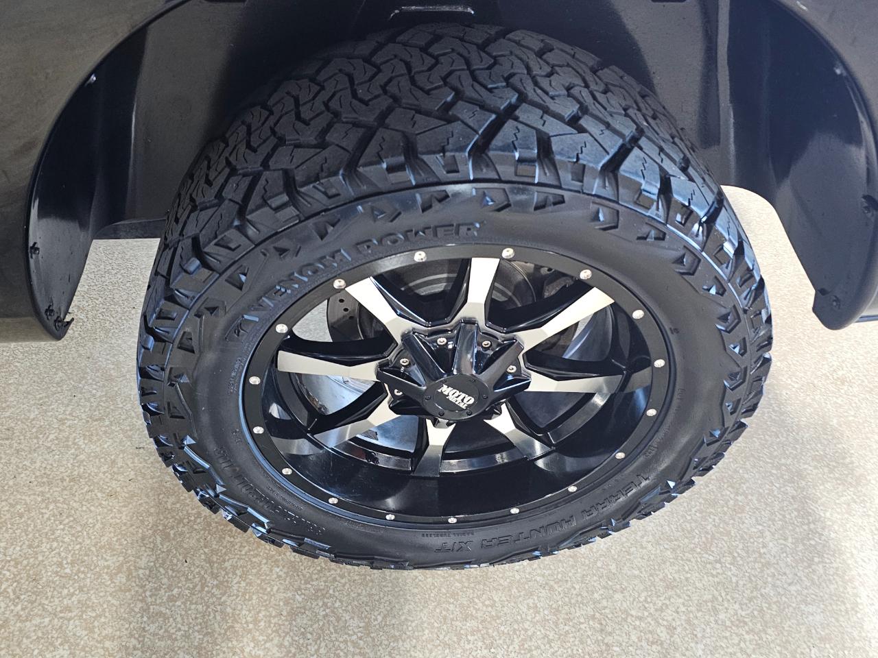 RAM 1500 4WD Crew Cab 140.5" Laramie Limited 2015