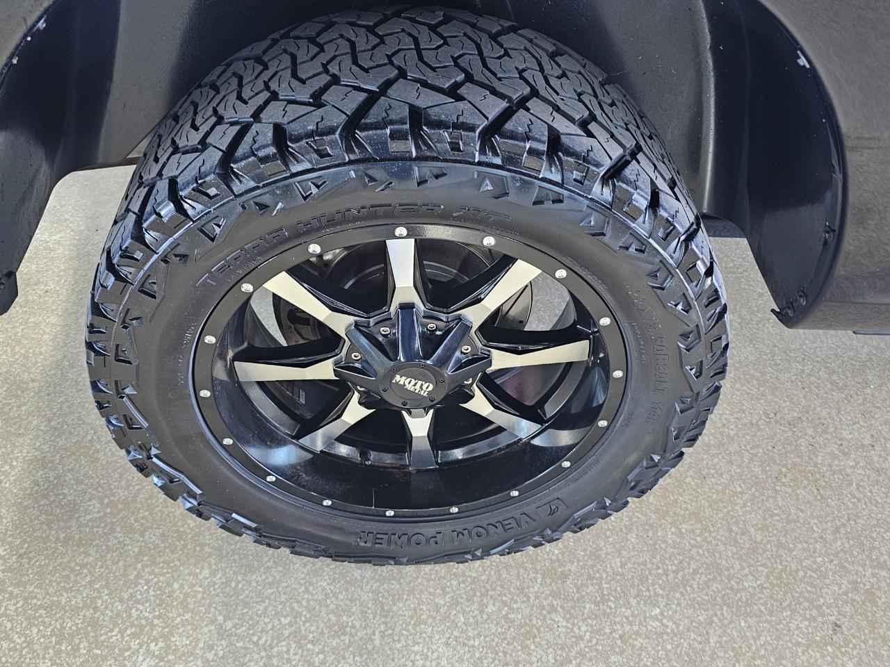 RAM 1500 4WD Crew Cab 140.5" Laramie Limited 2015