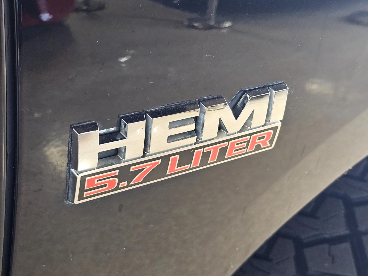 RAM 1500 4WD Crew Cab 140.5" Laramie Limited 2015