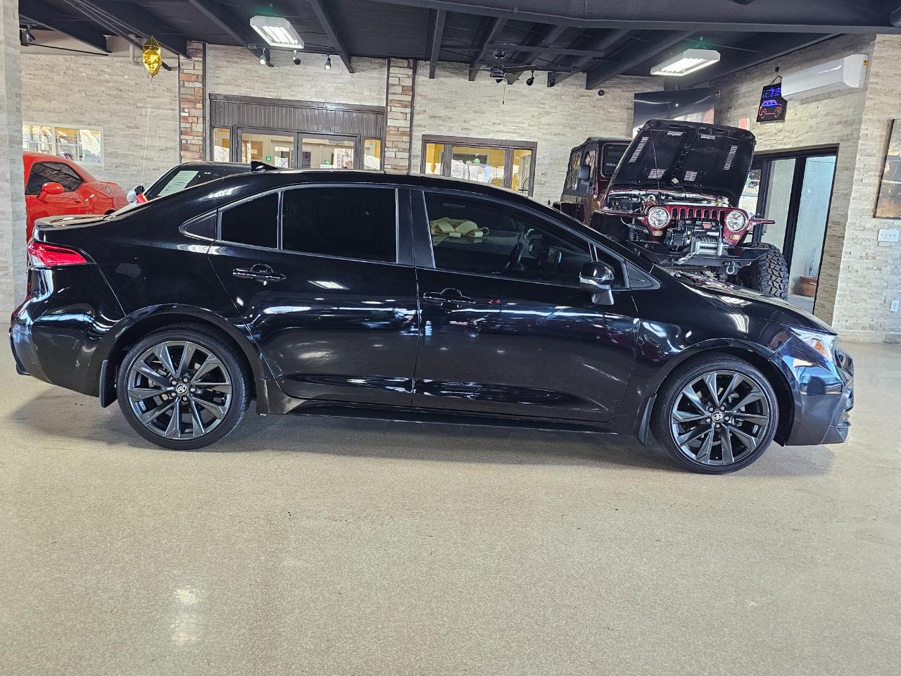 Toyota Corolla SE CVT (Natl) 2024