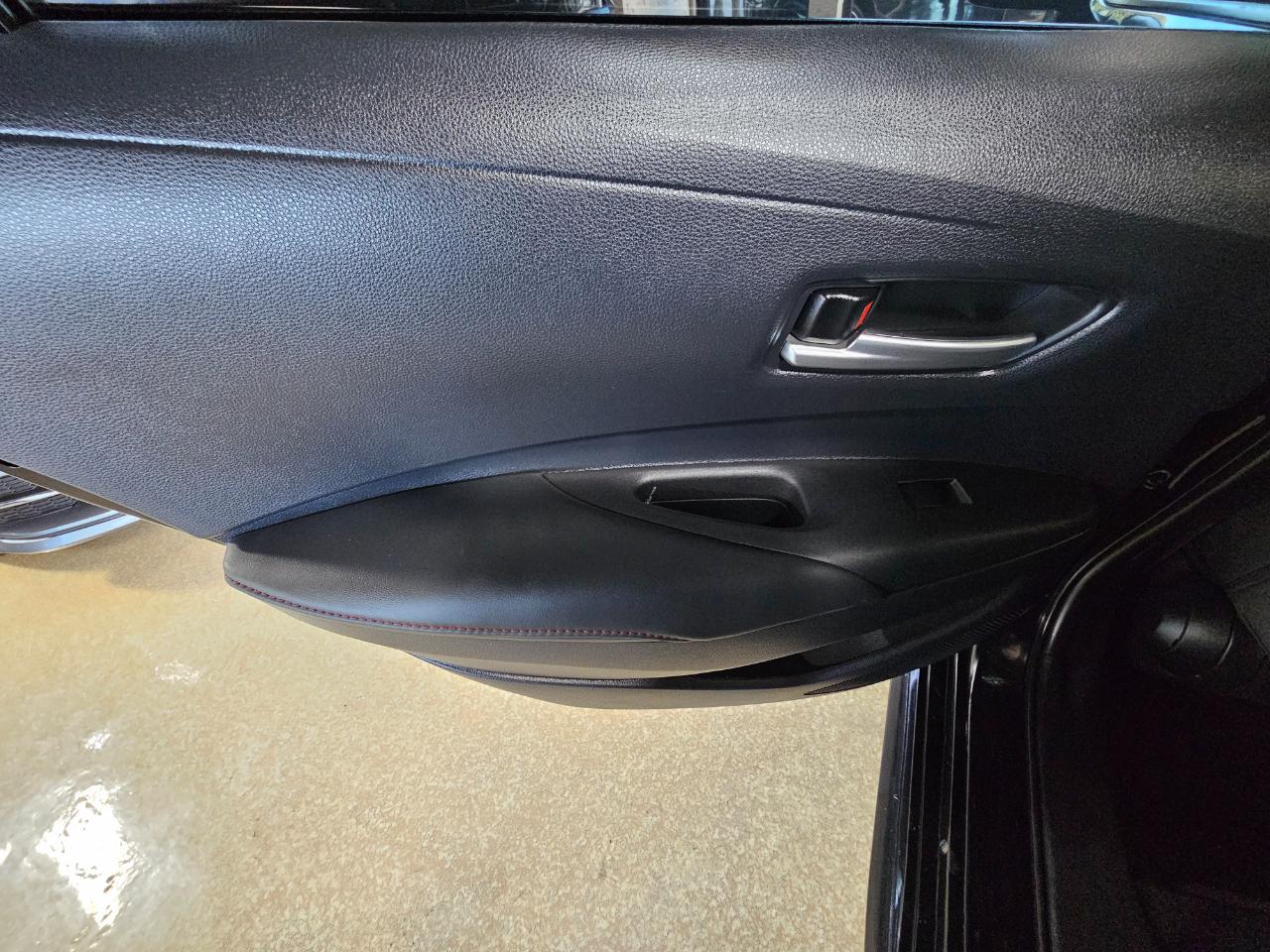 Toyota Corolla SE CVT (Natl) 2024