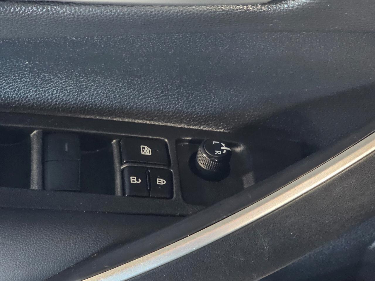 Toyota Corolla SE CVT (Natl) 2024