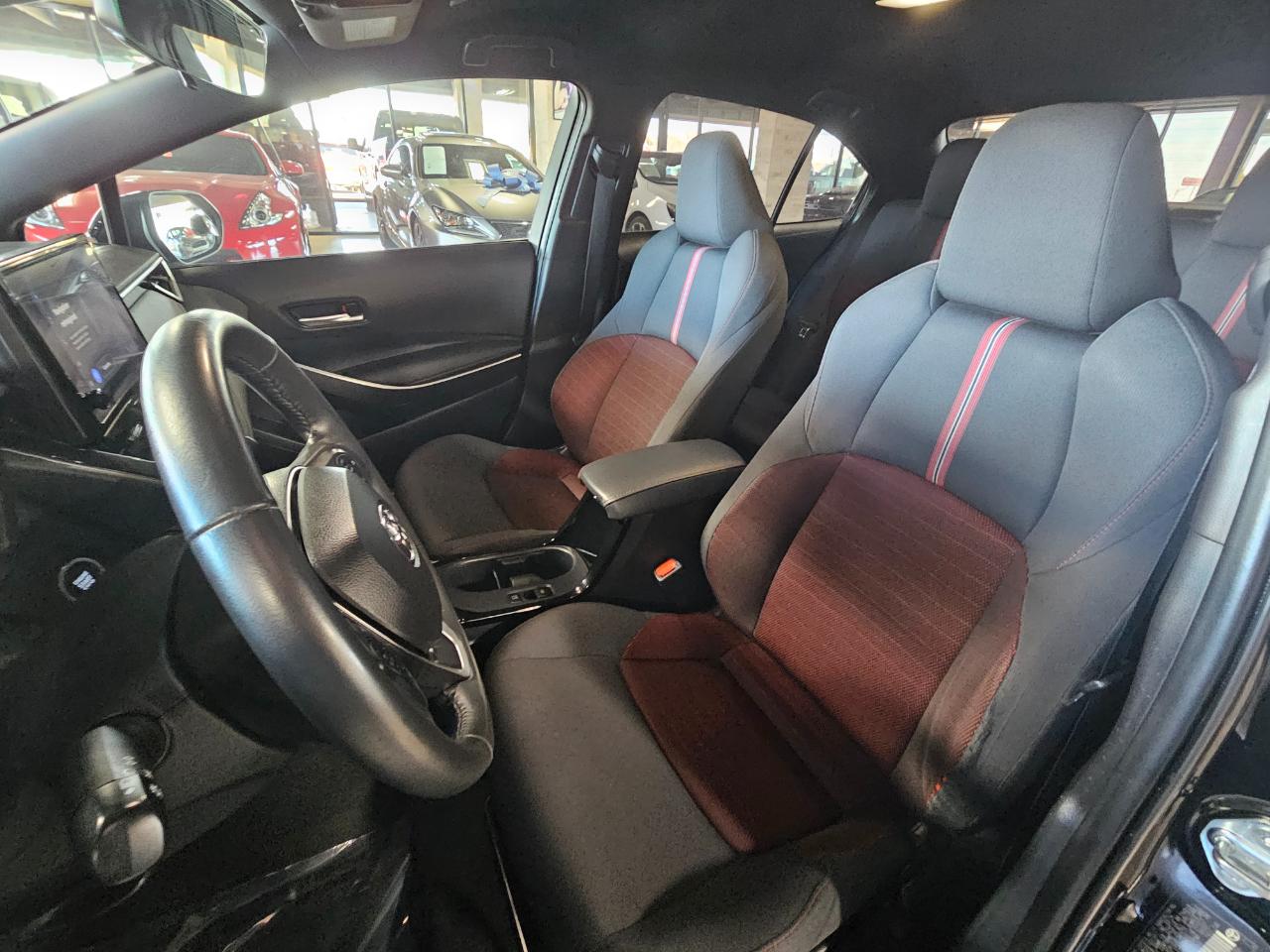 Toyota Corolla SE CVT (Natl) 2024