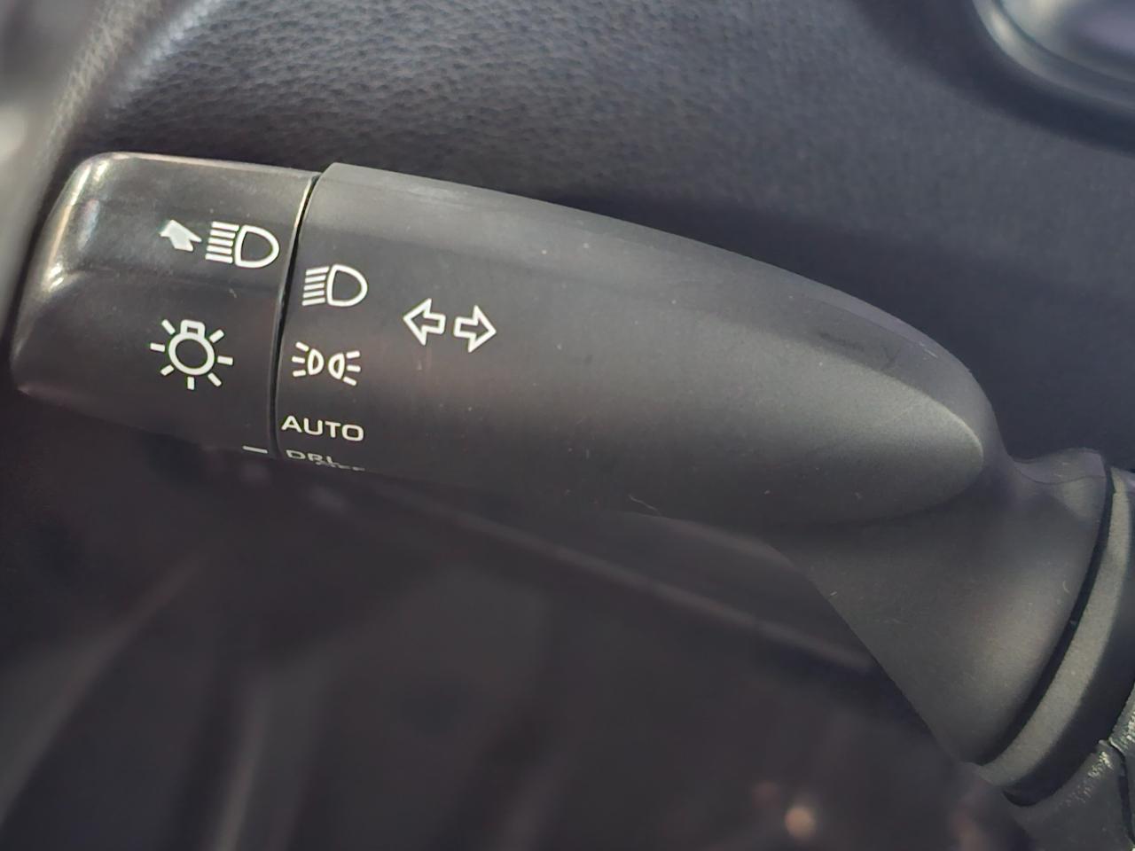 Toyota Corolla SE CVT (Natl) 2024