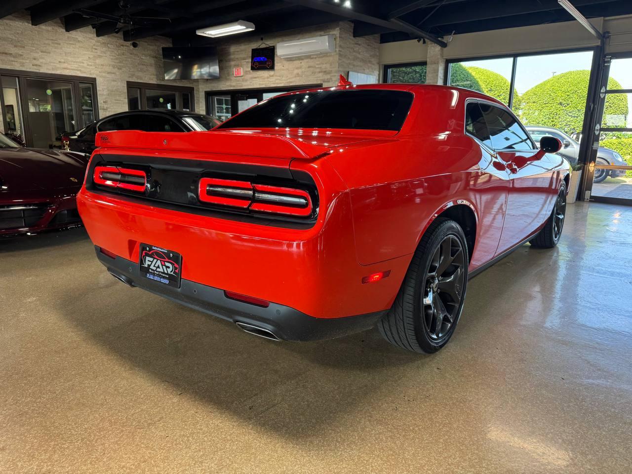 Dodge Challenger SXT Plus Coupe 2017