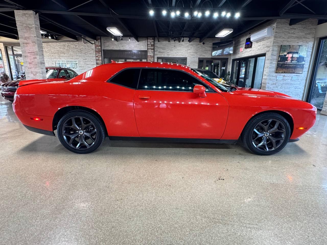 Dodge Challenger SXT Plus Coupe 2017