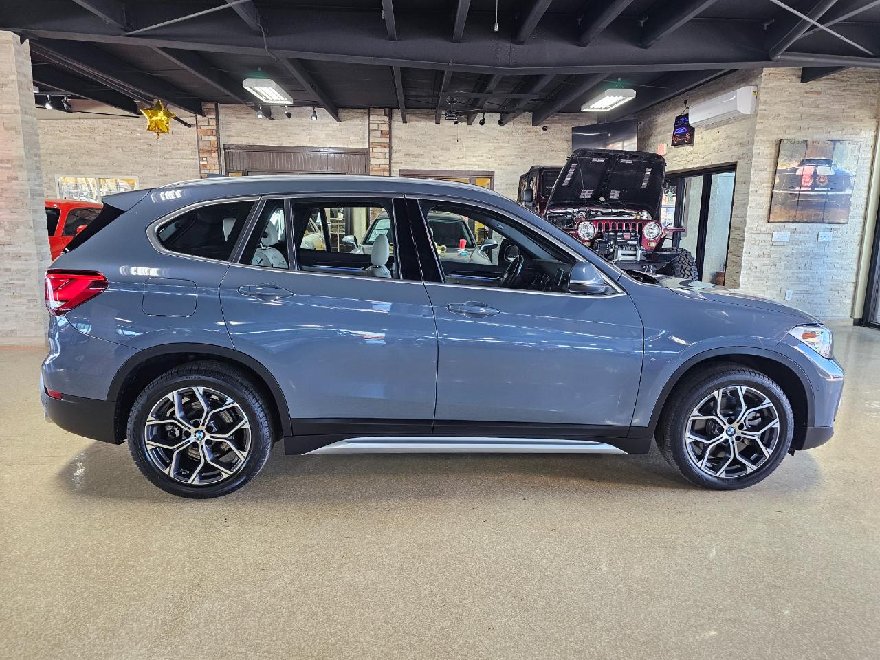 BMW X1 xDrive28i Sports Activity Vehicle 2021
