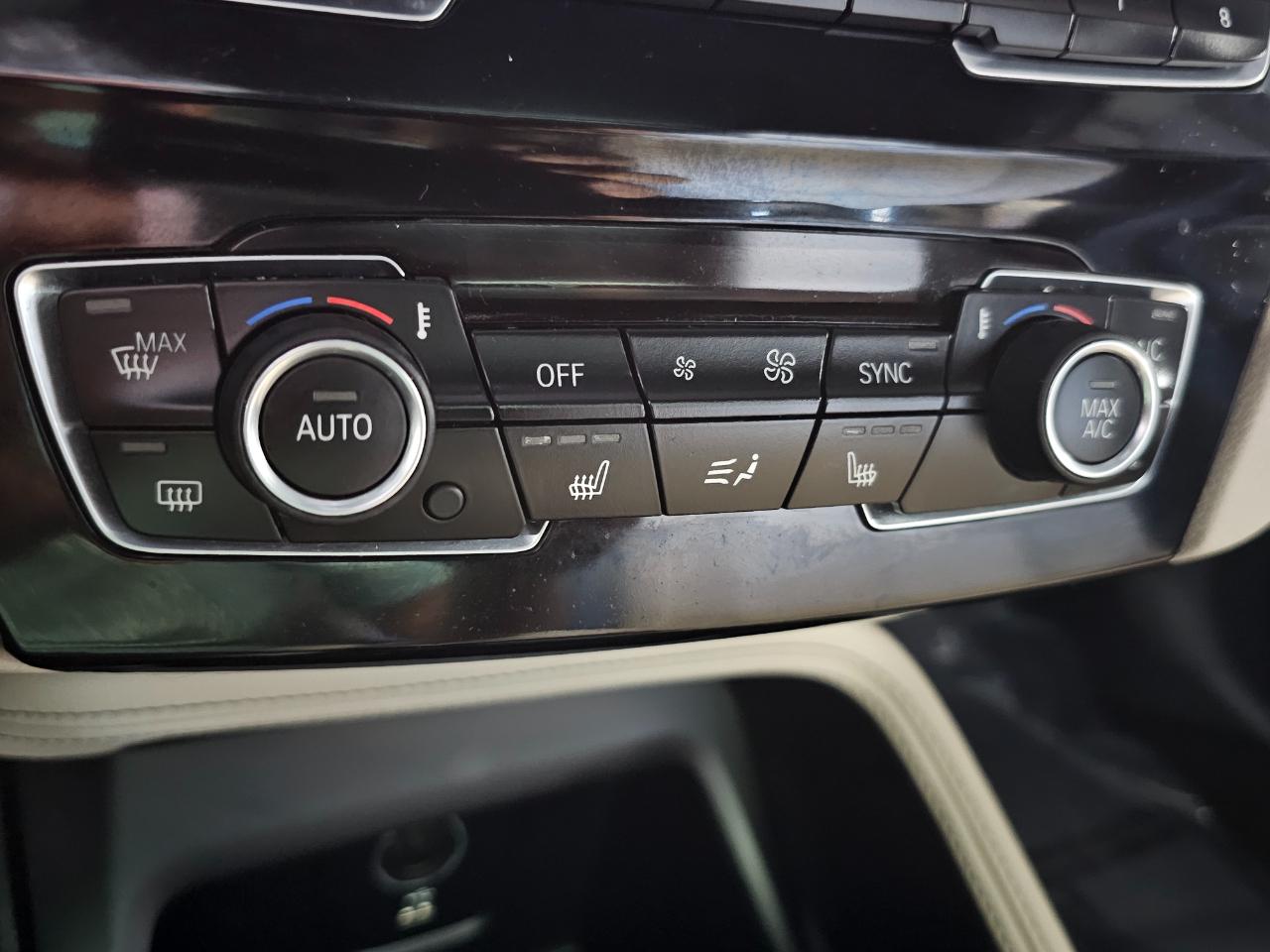 BMW X1 xDrive28i Sports Activity Vehicle 2021