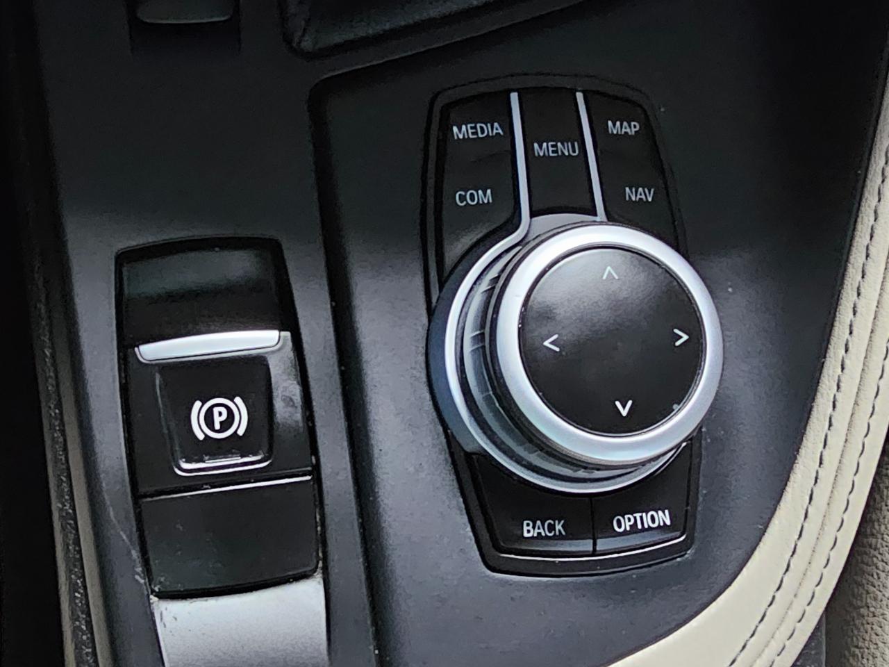 BMW X1 xDrive28i Sports Activity Vehicle 2021