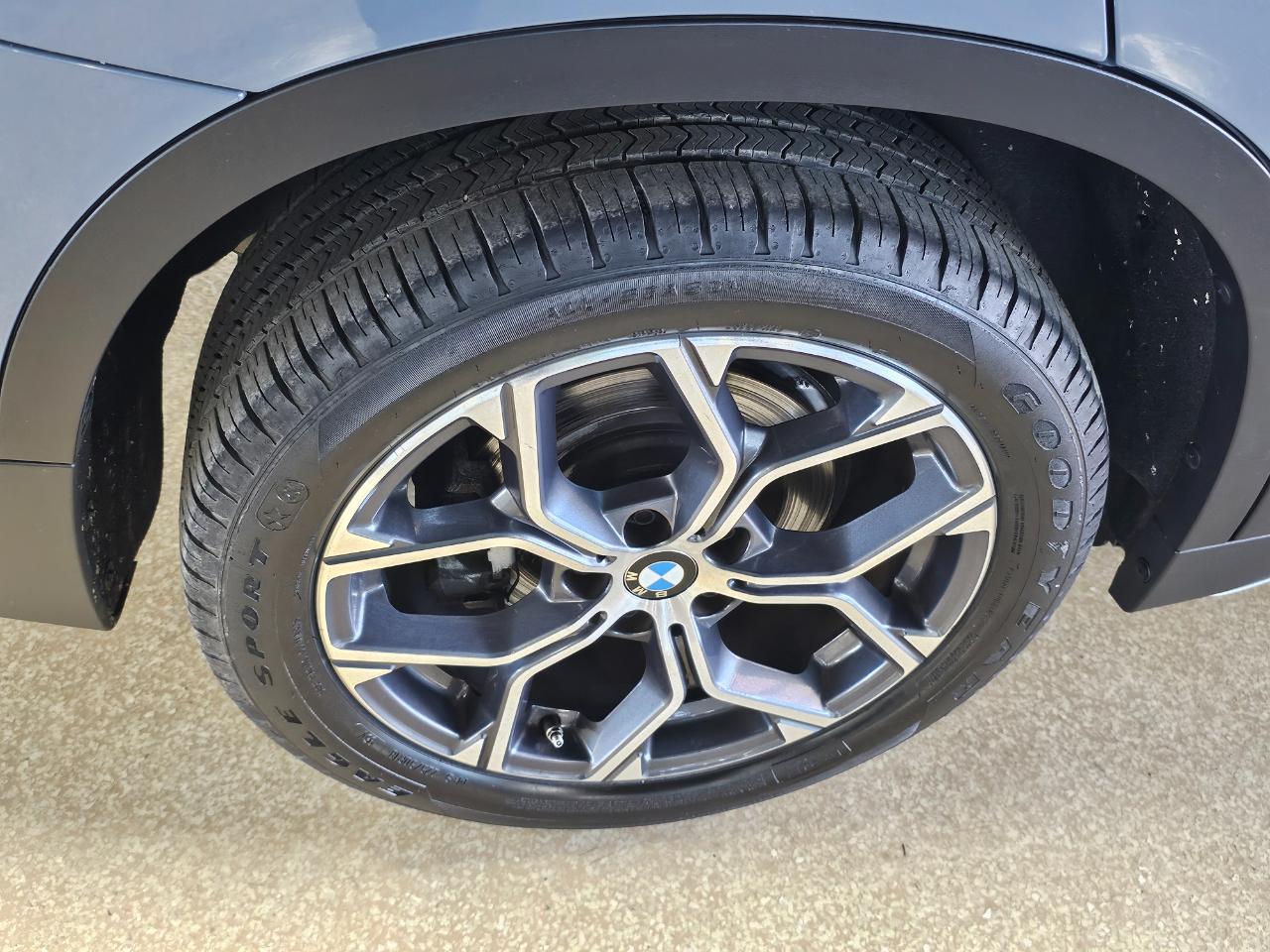 BMW X1 xDrive28i Sports Activity Vehicle 2021