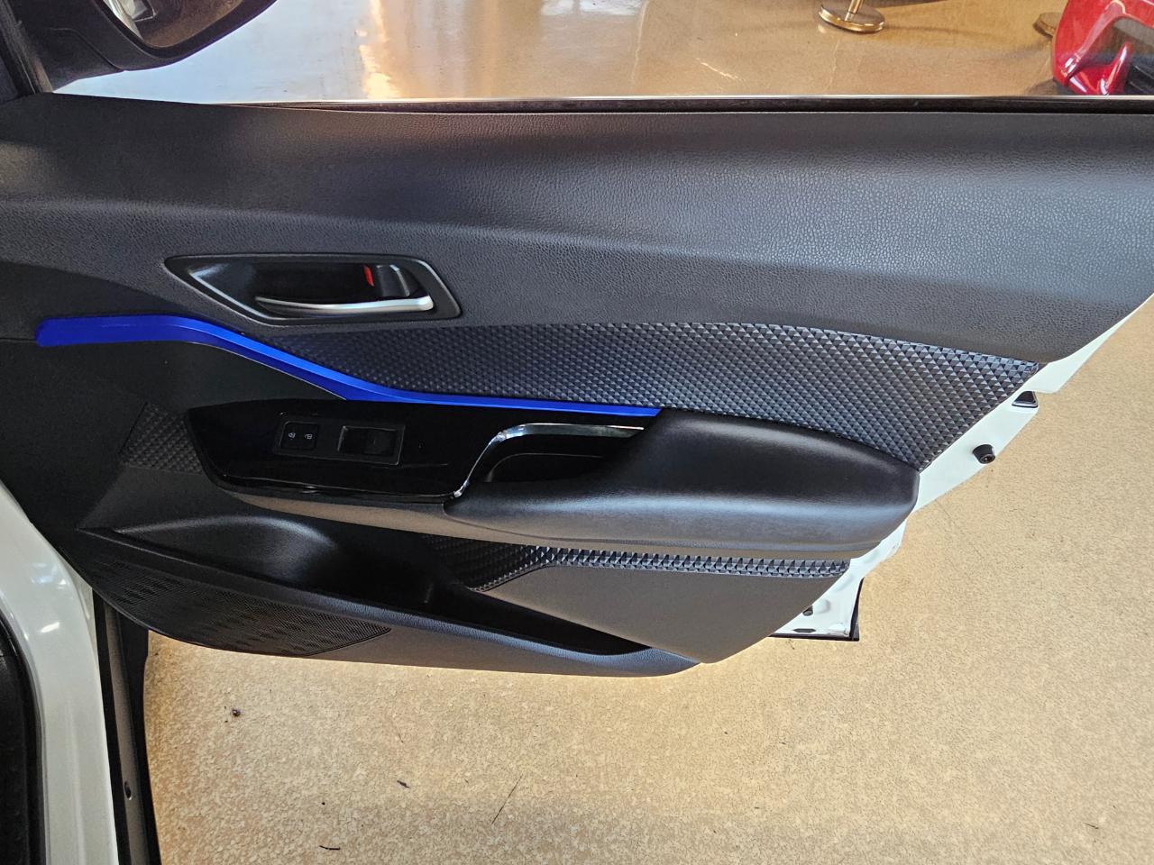 Toyota C-HR LE FWD (Natl) 2020