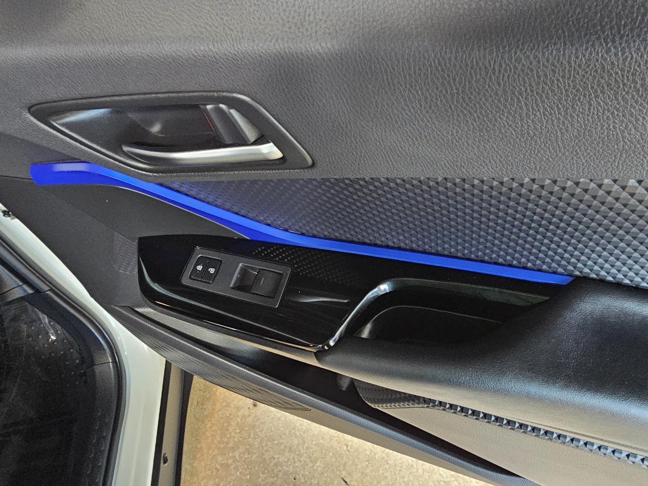 Toyota C-HR LE FWD (Natl) 2020