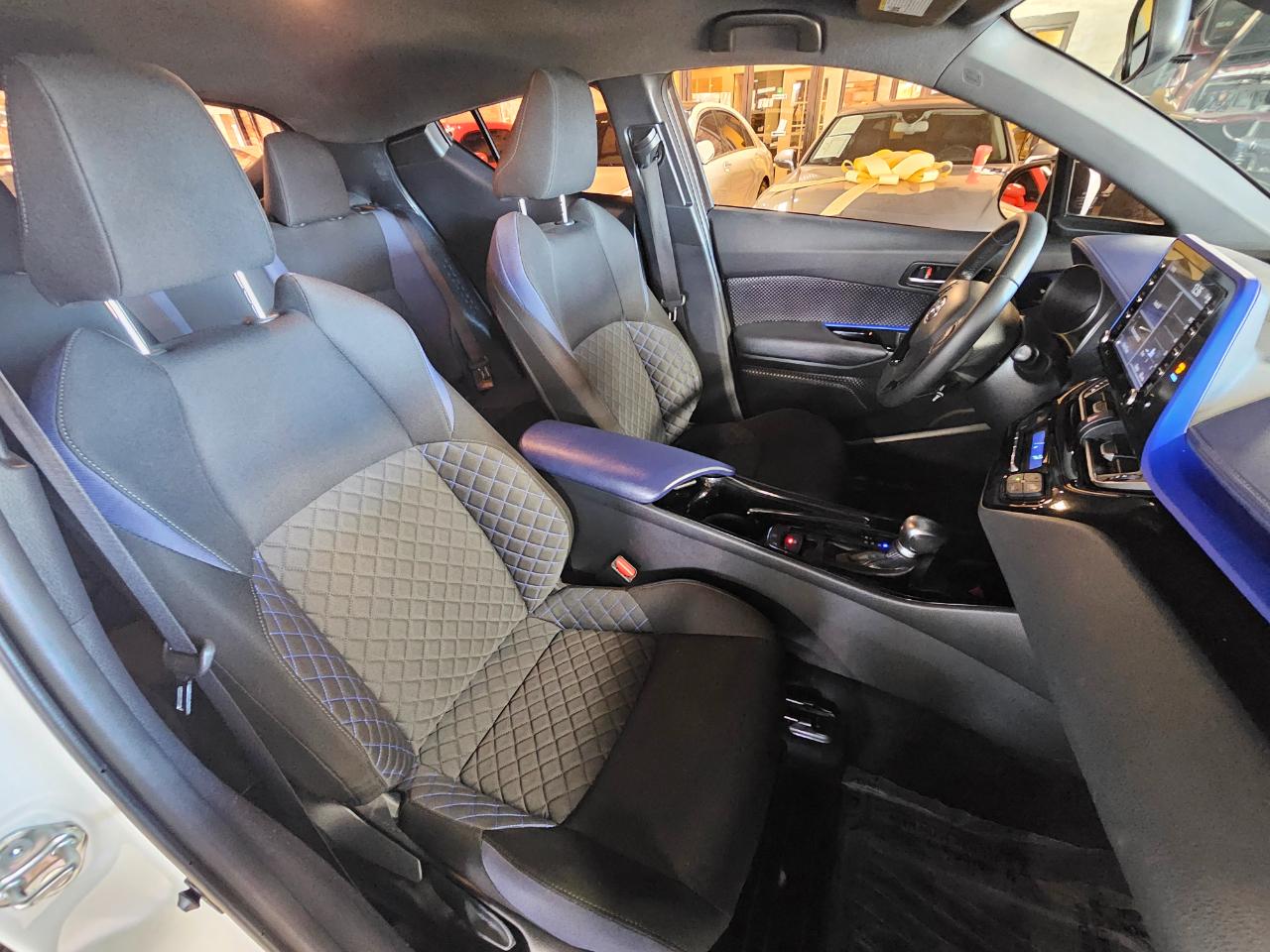 Toyota C-HR LE FWD (Natl) 2020