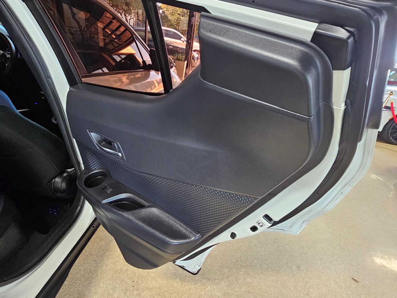 Toyota C-HR LE FWD (Natl) 2020