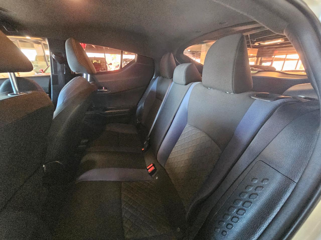 Toyota C-HR LE FWD (Natl) 2020