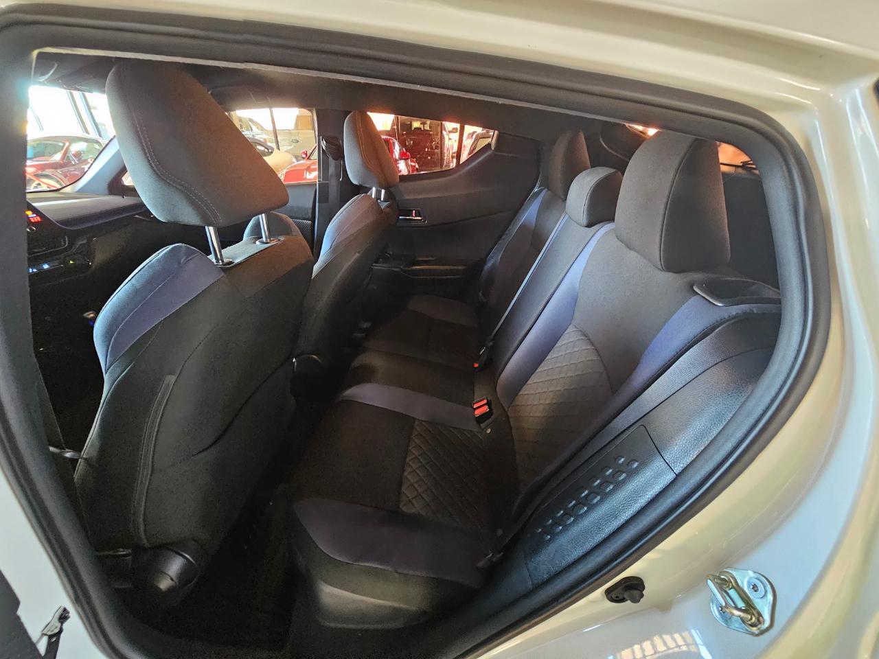 Toyota C-HR LE FWD (Natl) 2020