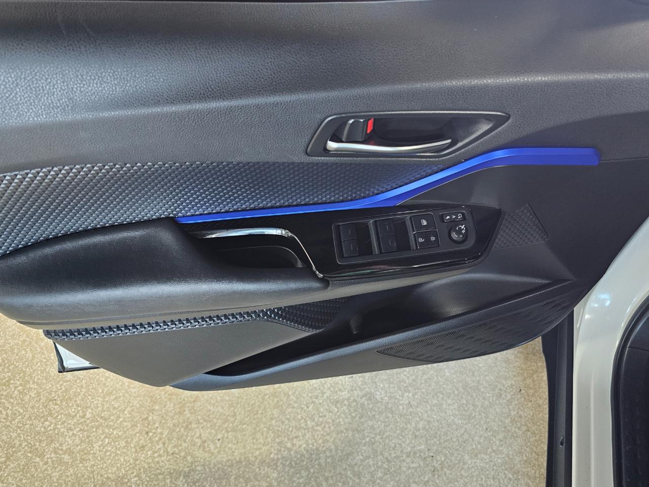 Toyota C-HR LE FWD (Natl) 2020