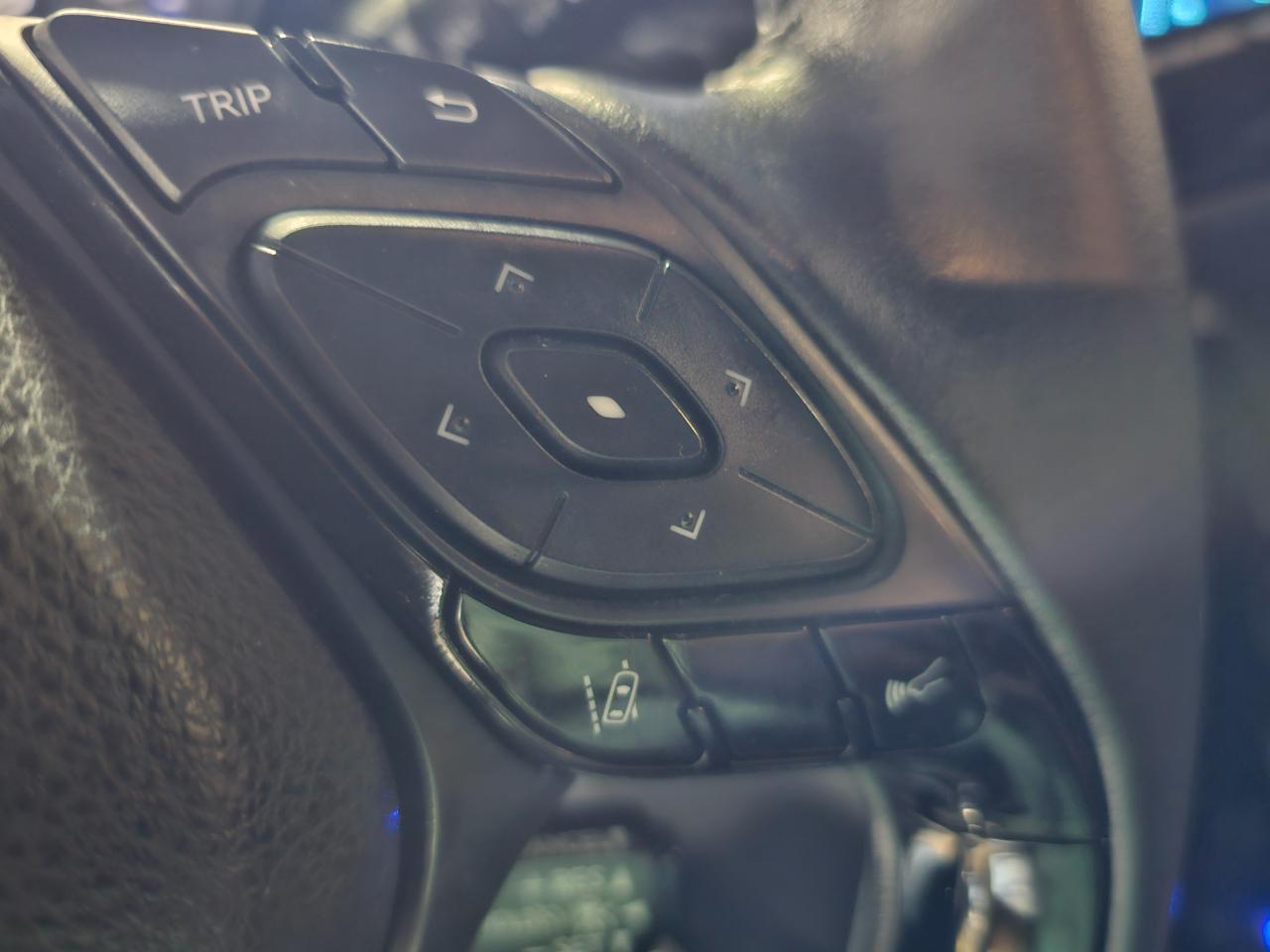 Toyota C-HR LE FWD (Natl) 2020