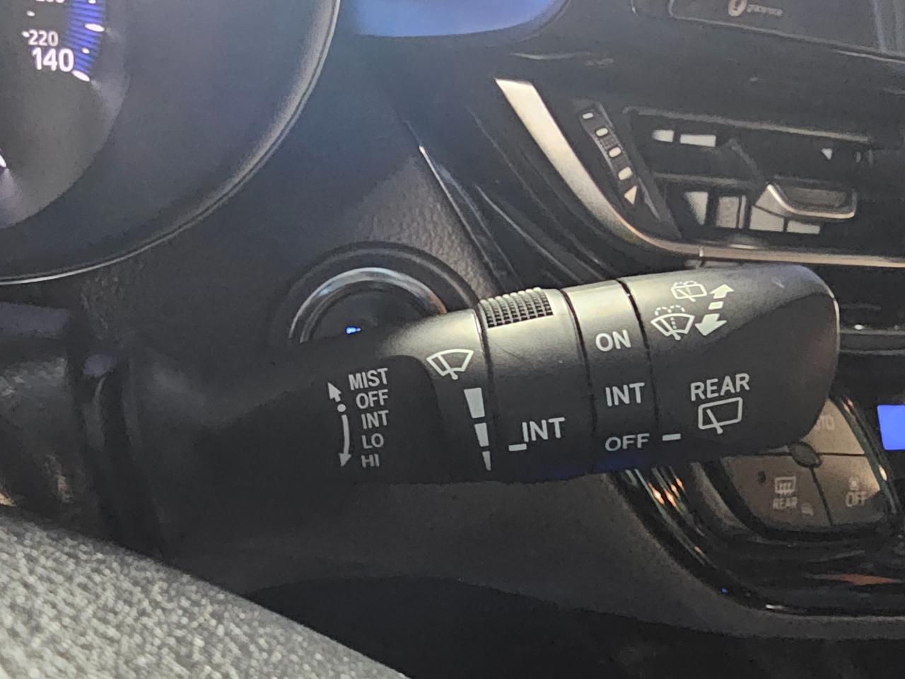 Toyota C-HR LE FWD (Natl) 2020