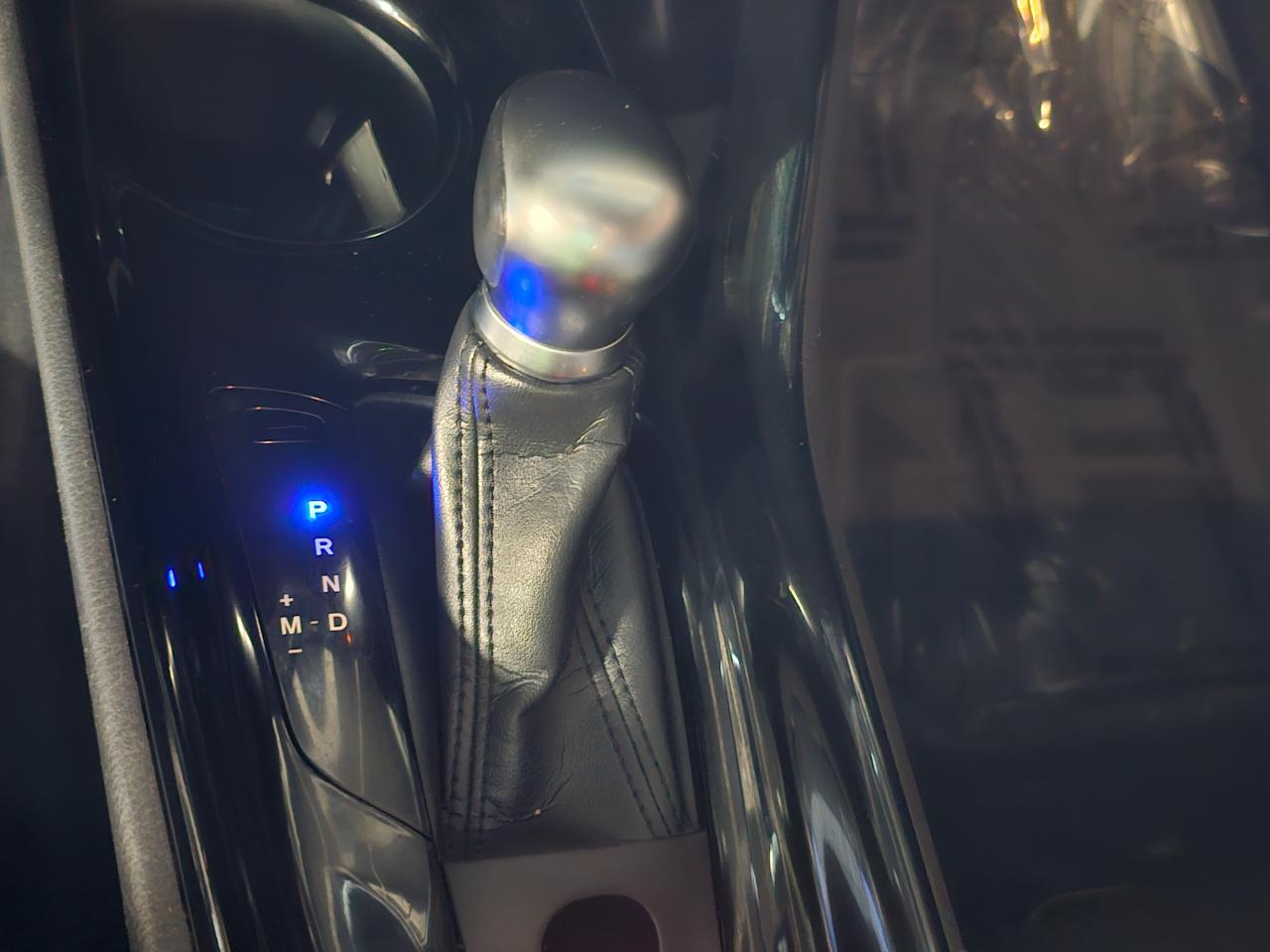 Toyota C-HR LE FWD (Natl) 2020