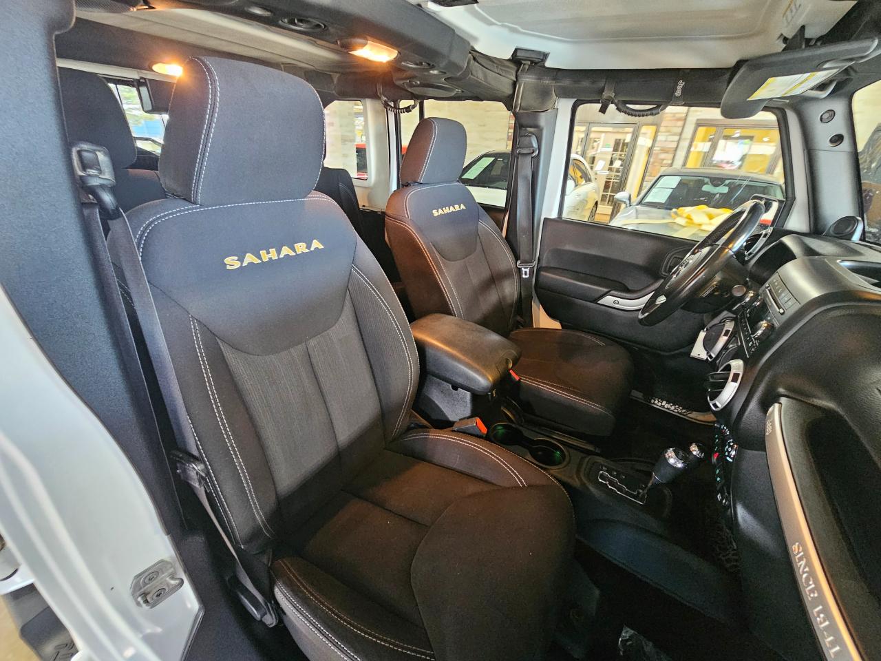 Jeep Wrangler Unlimited 4WD 4dr Sahara 2014