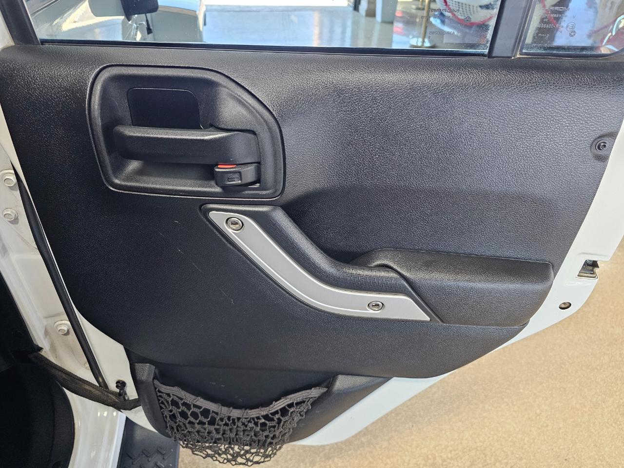 Jeep Wrangler Unlimited 4WD 4dr Sahara 2014