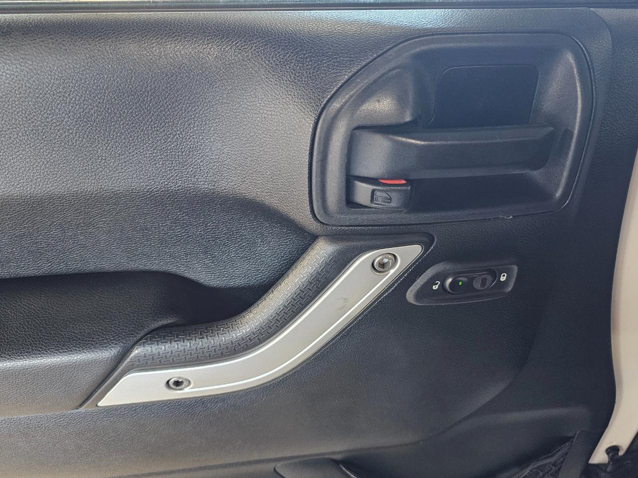 Jeep Wrangler Unlimited 4WD 4dr Sahara 2014