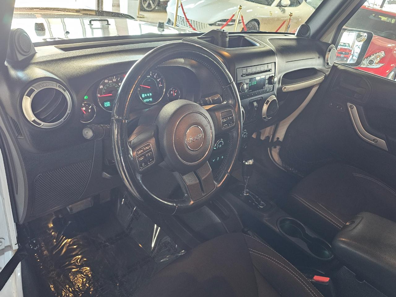 Jeep Wrangler Unlimited 4WD 4dr Sahara 2014