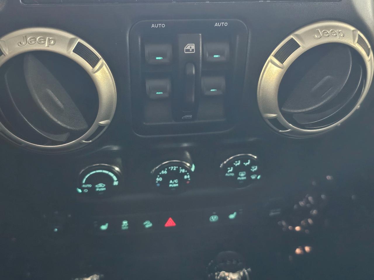 Jeep Wrangler Unlimited 4WD 4dr Sahara 2014