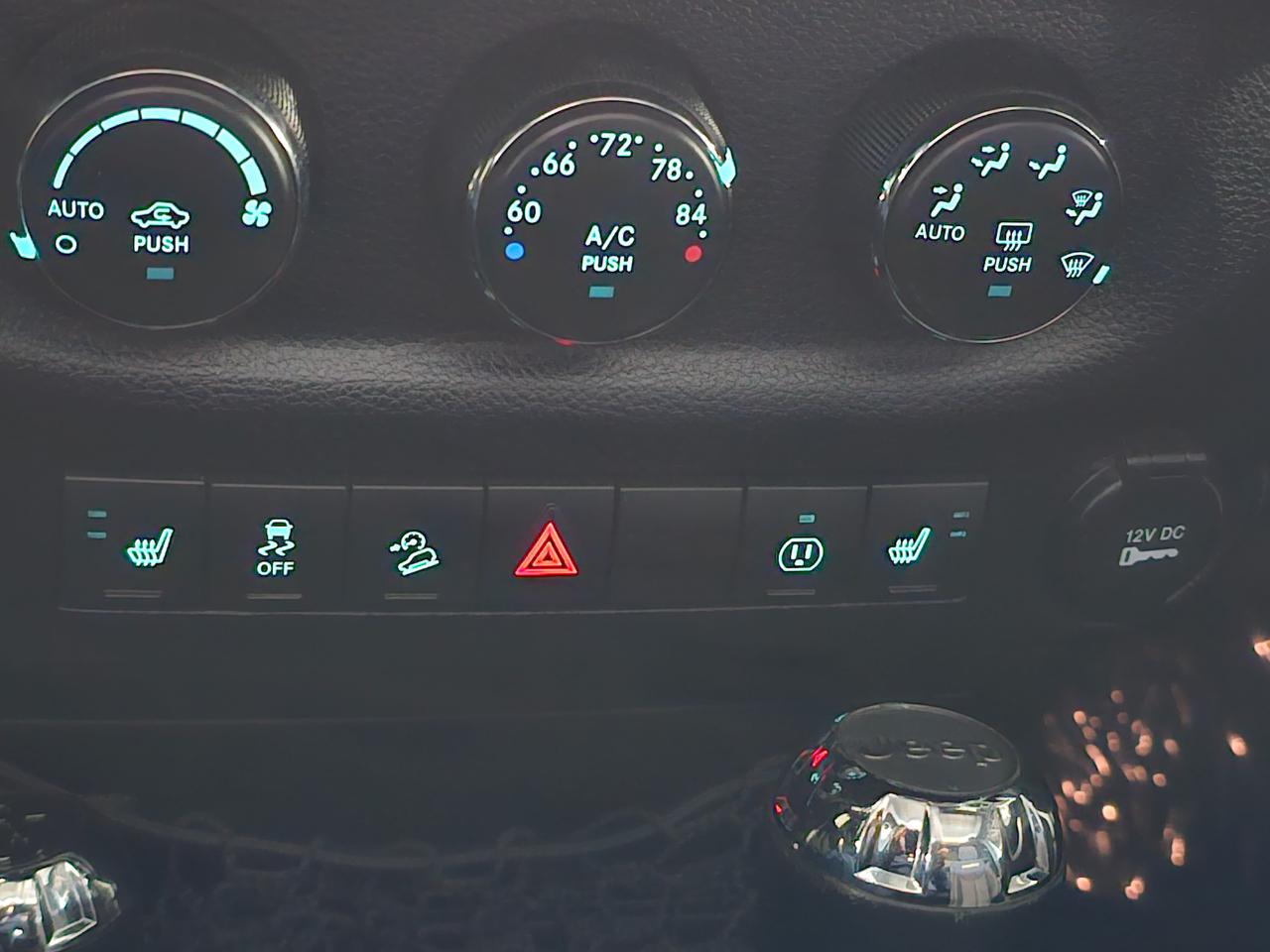 Jeep Wrangler Unlimited 4WD 4dr Sahara 2014