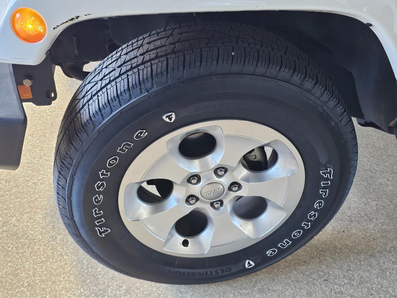 Jeep Wrangler Unlimited 4WD 4dr Sahara 2014