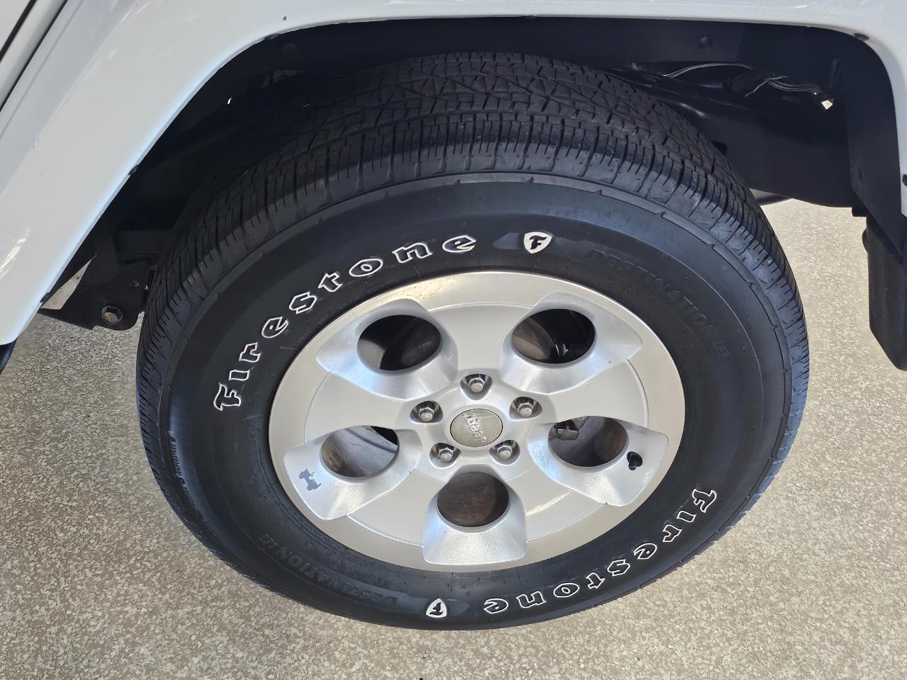 Jeep Wrangler Unlimited 4WD 4dr Sahara 2014