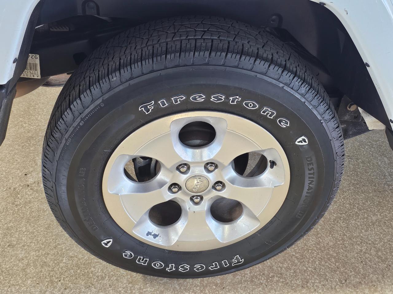 Jeep Wrangler Unlimited 4WD 4dr Sahara 2014