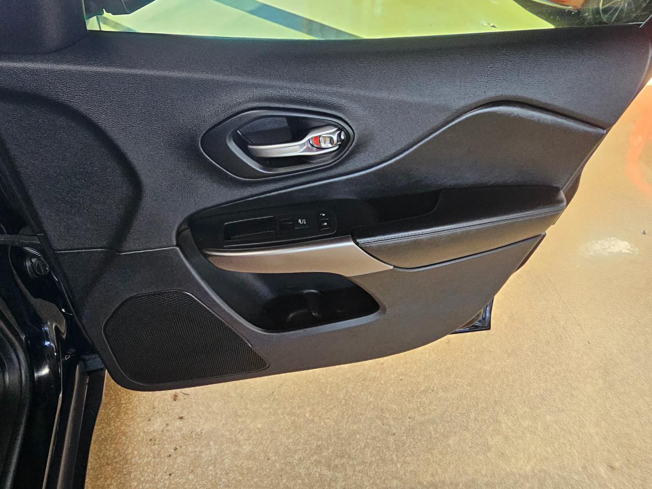 Jeep Cherokee Latitude Plus FWD 2019