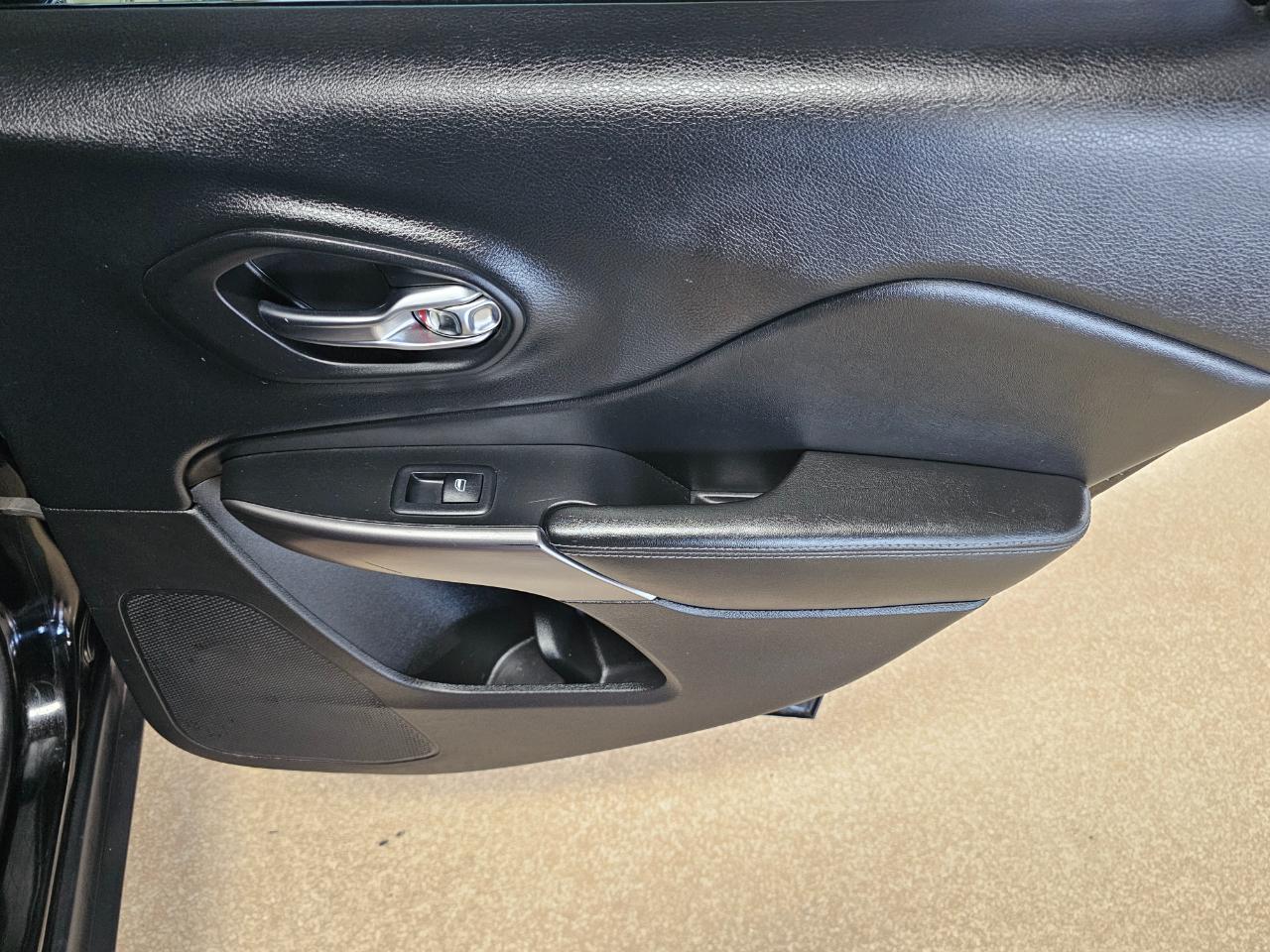 Jeep Cherokee Latitude Plus FWD 2019