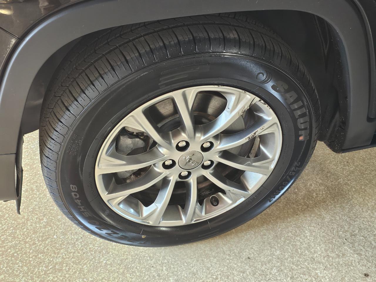 Jeep Cherokee Latitude Plus FWD 2019